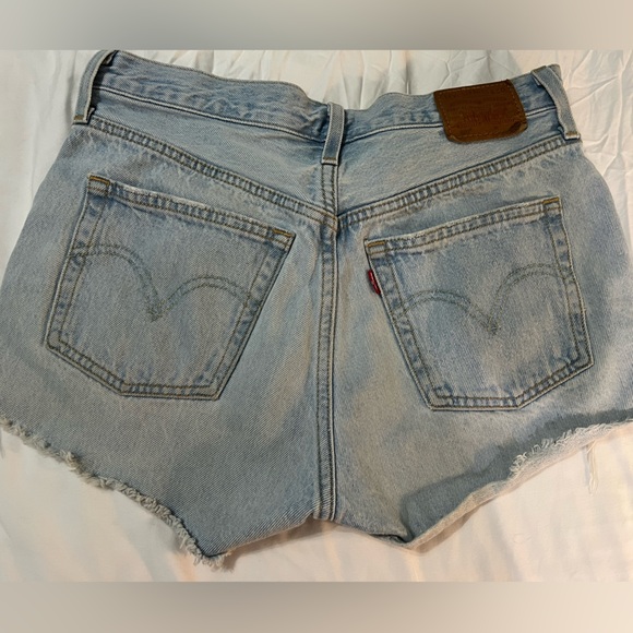 501 Levi’s high rise shorts size 27 - Picture 2 of 6
